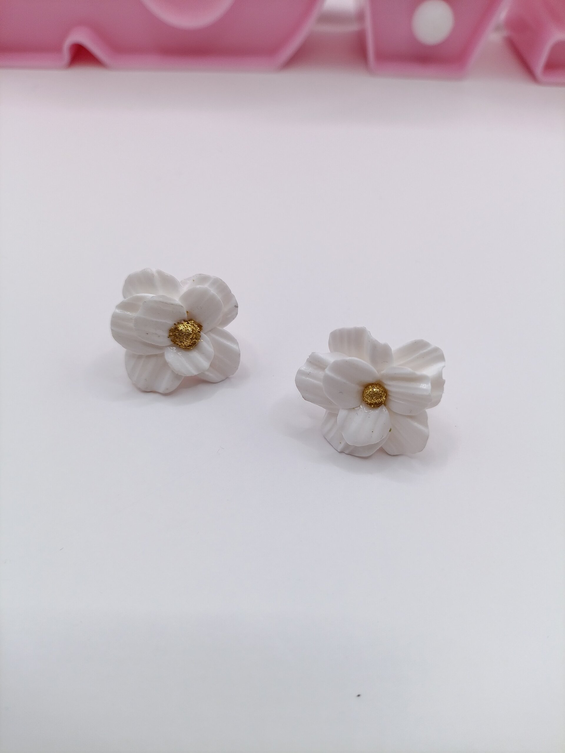 Conjunto pendientes y colgante flor blanca - 3