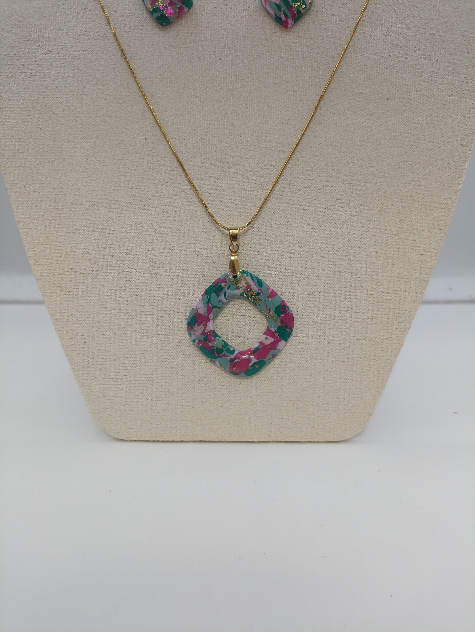 Conjunto de pendientes y colgante Jade - 10