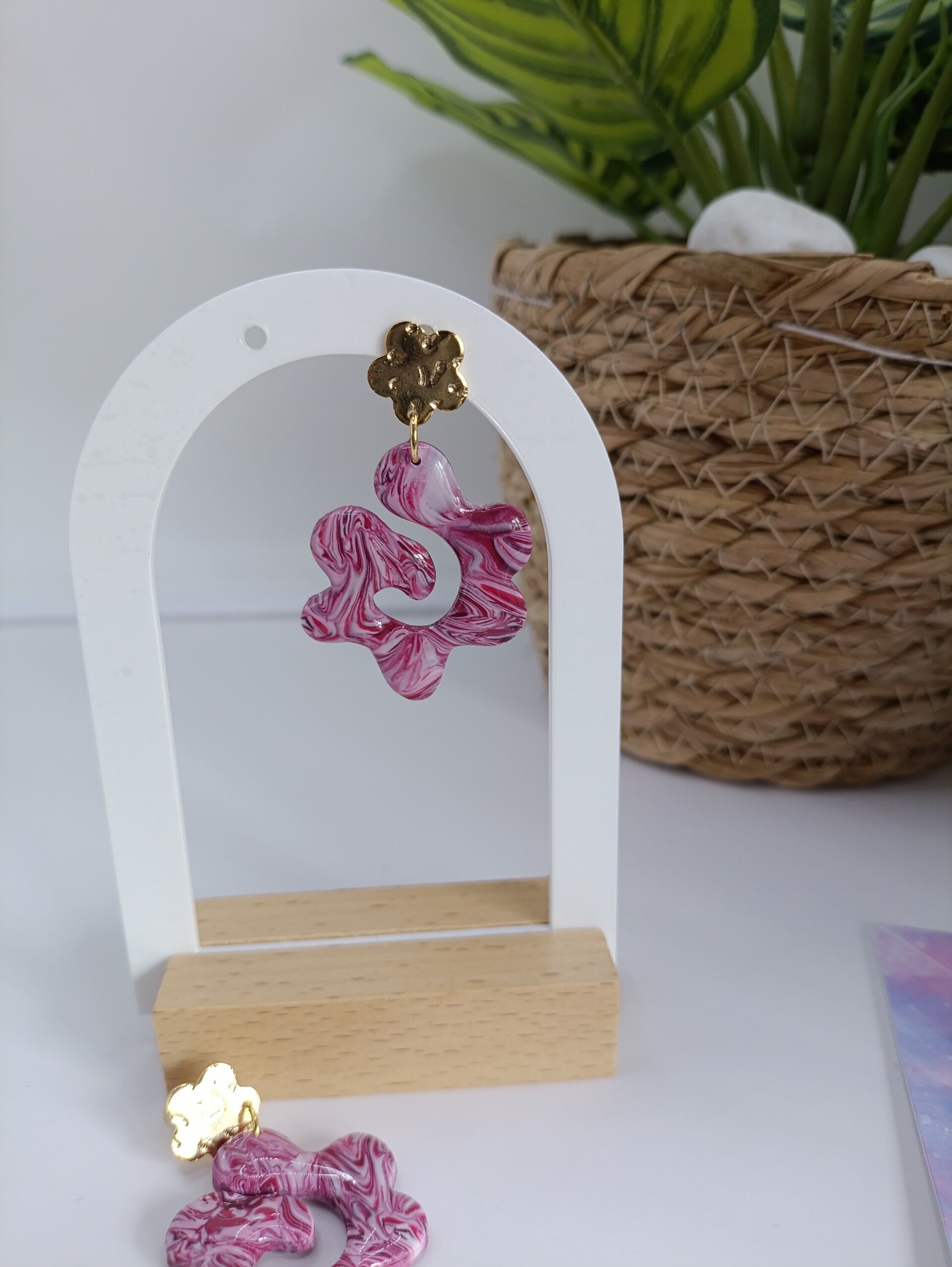 Pendientes flow con flor burdeos - 2