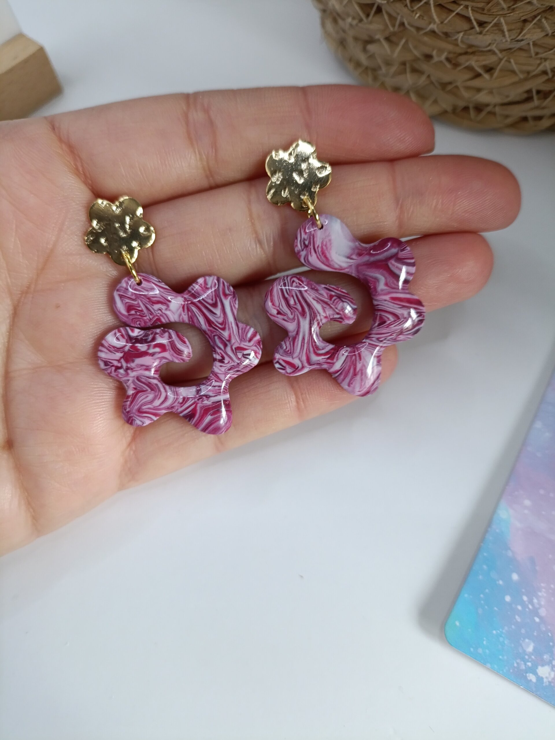 Pendientes flow con flor burdeos - 4
