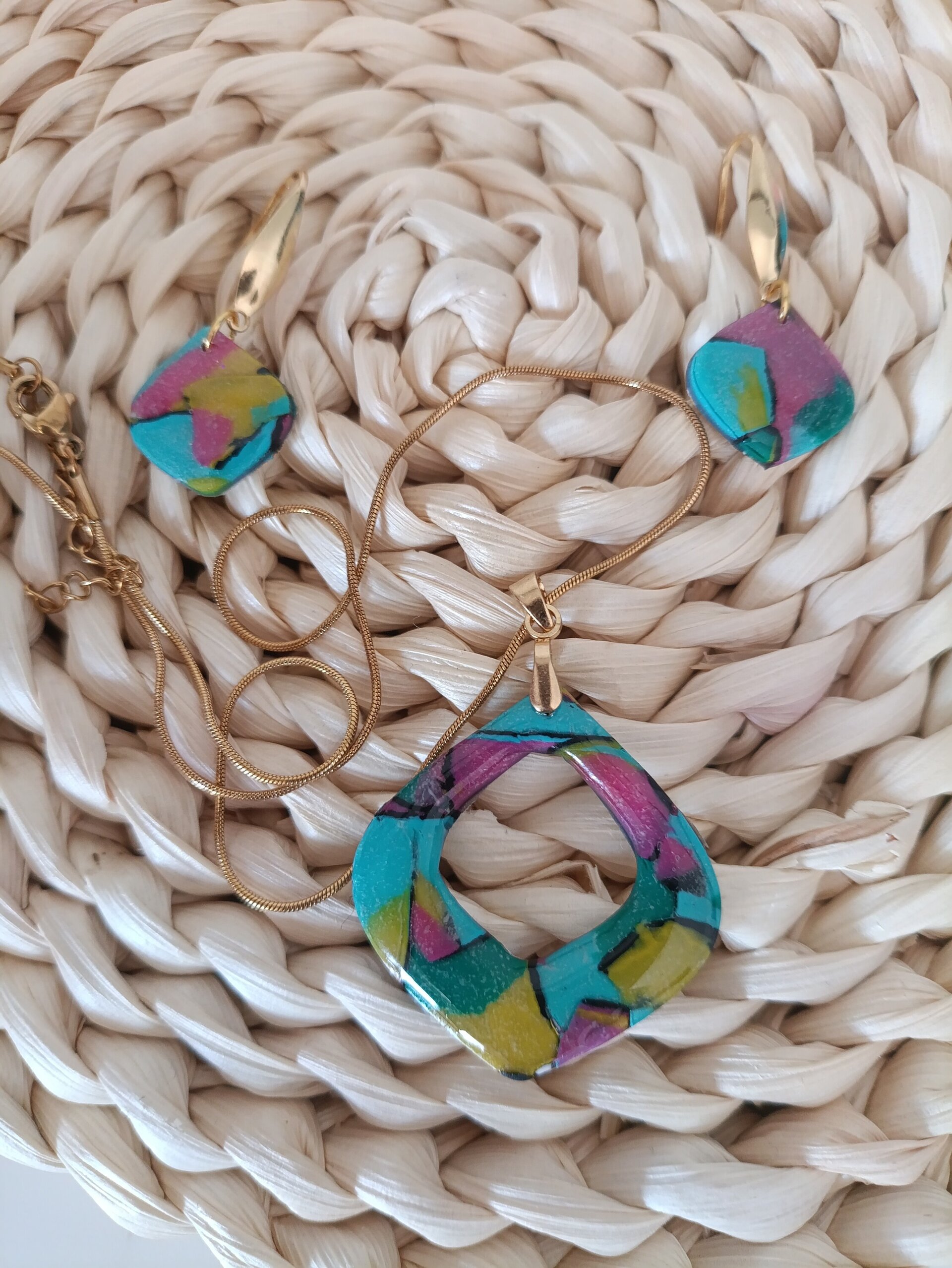 Conjunto de pendientes y colgante acuarela - 8
