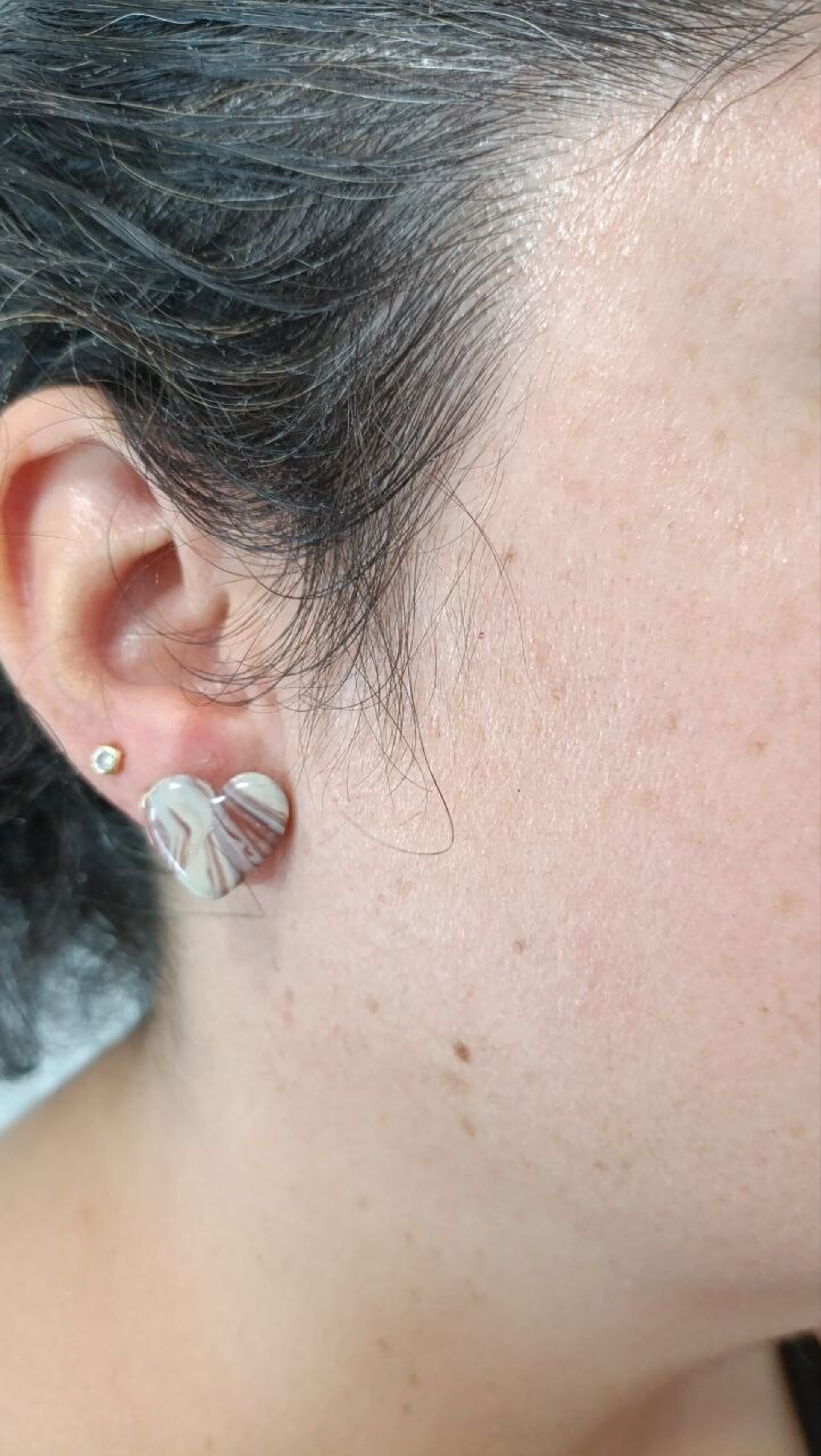 Pendientes pequeños de arcilla polimerica Corazon Tierra - 4