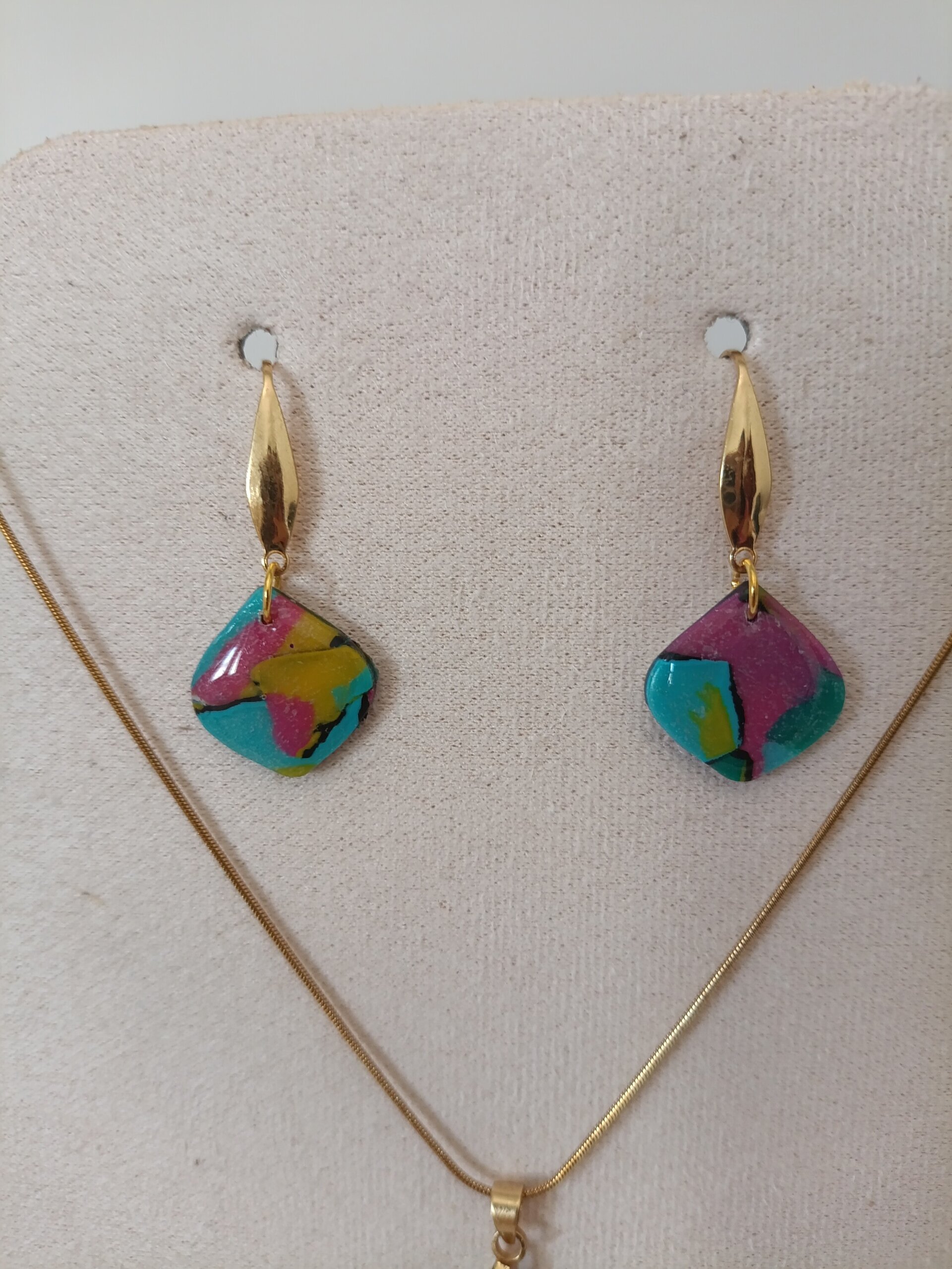 Conjunto de pendientes y colgante acuarela - 2