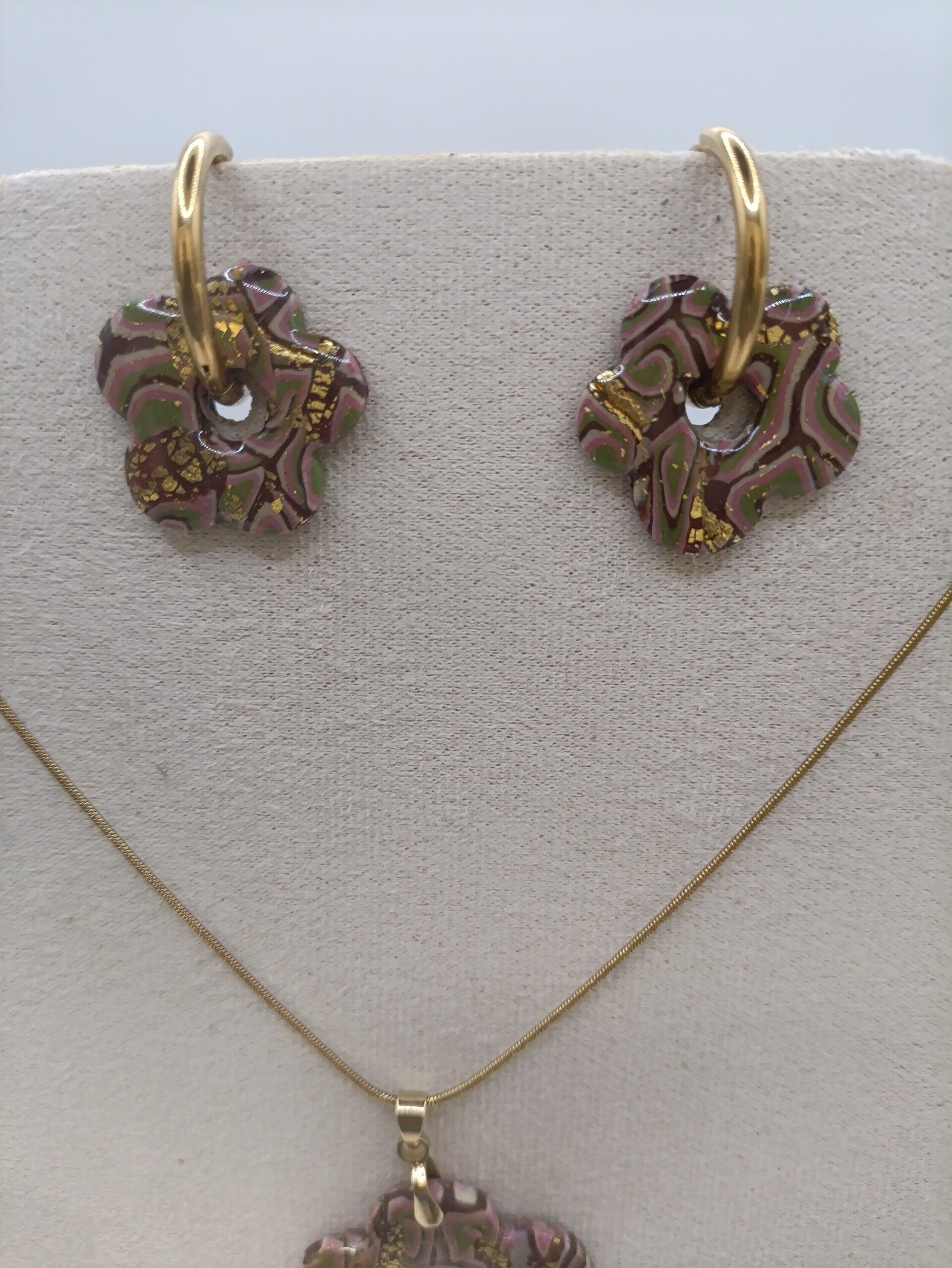 Conjunto pendientes de aro y colgante - 3