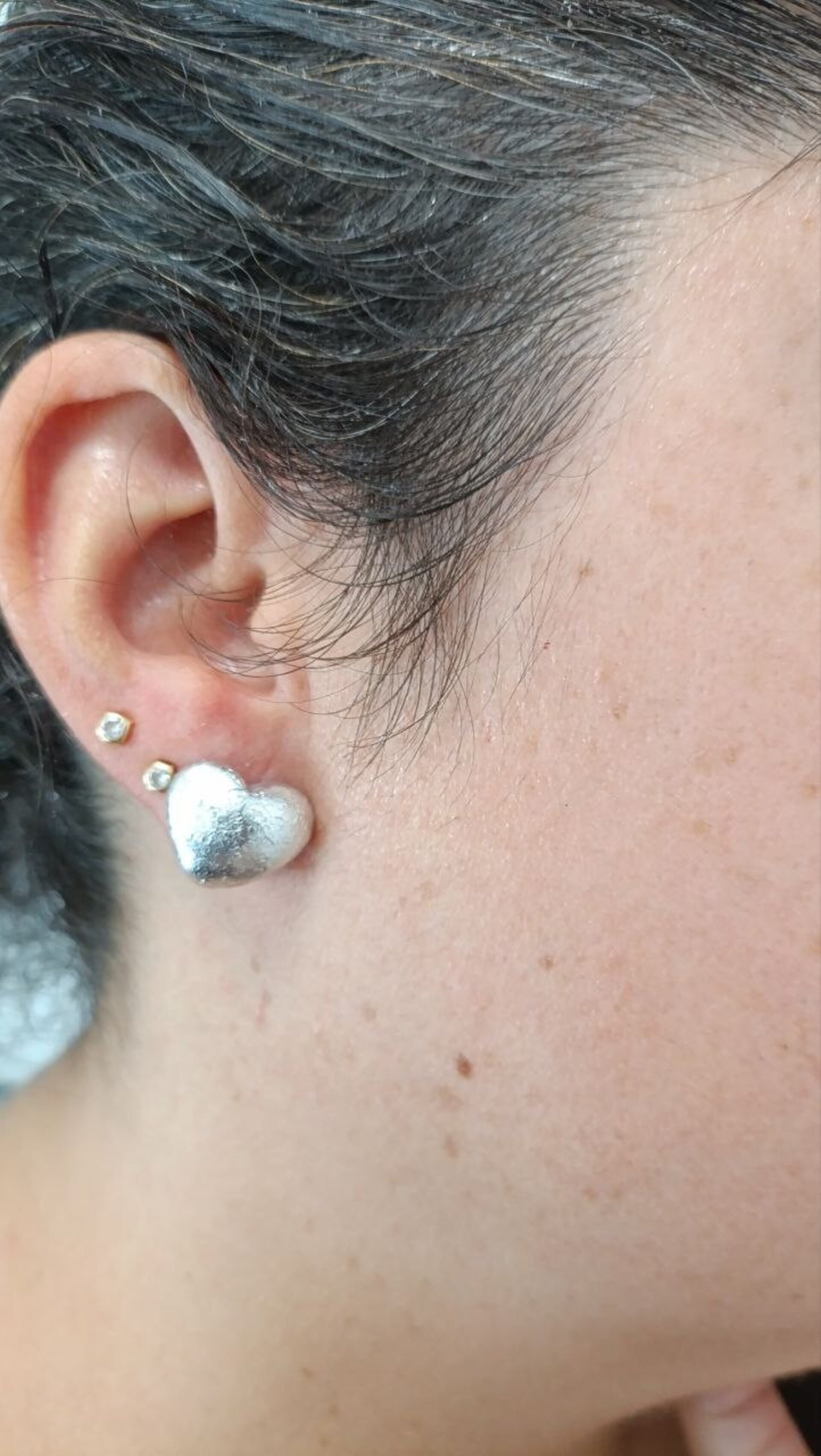 Pendientes pequeños de arcilla polimerica Amor plateado - 5