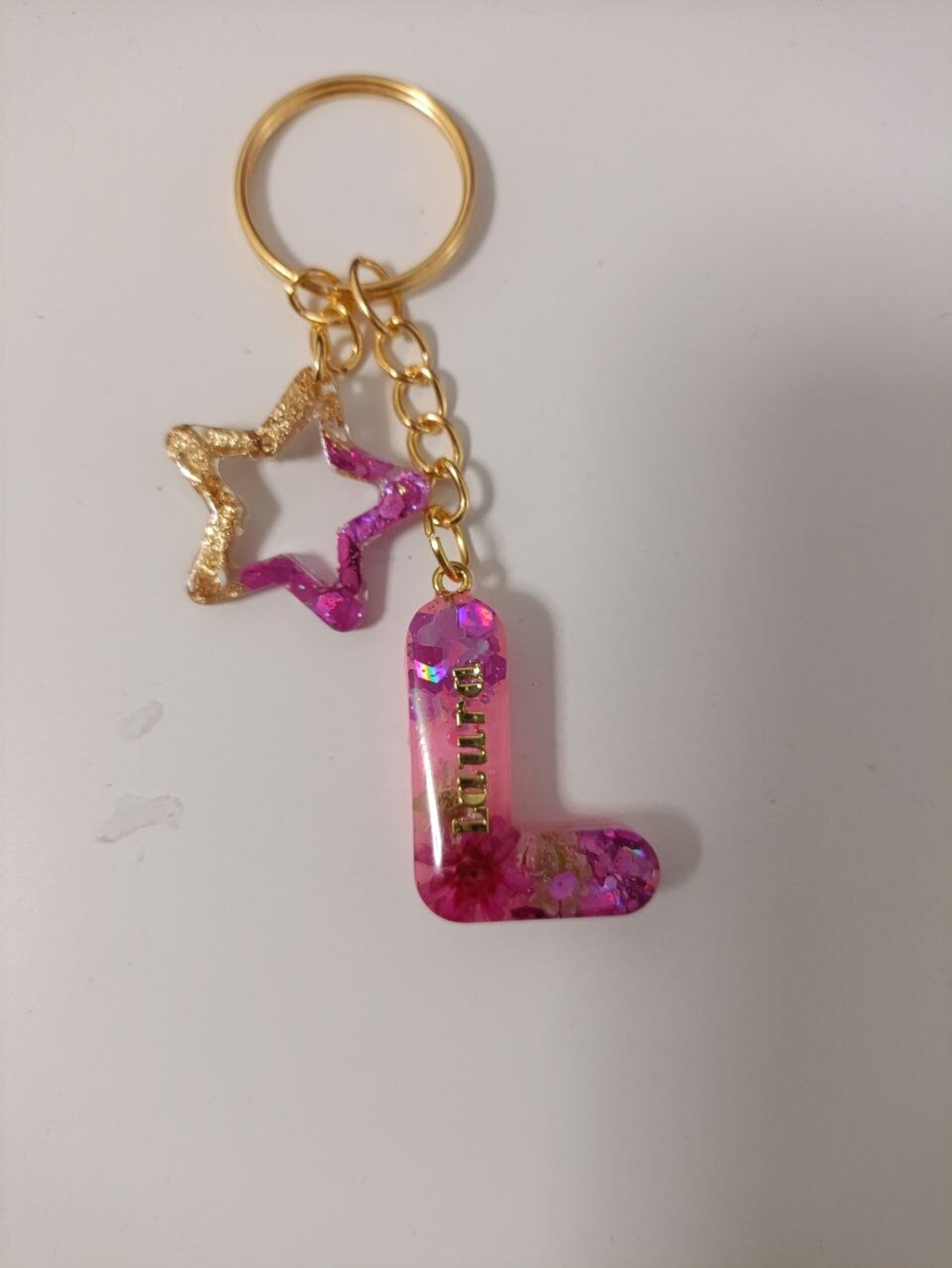 Llavero inicial personalizado en resina - 5