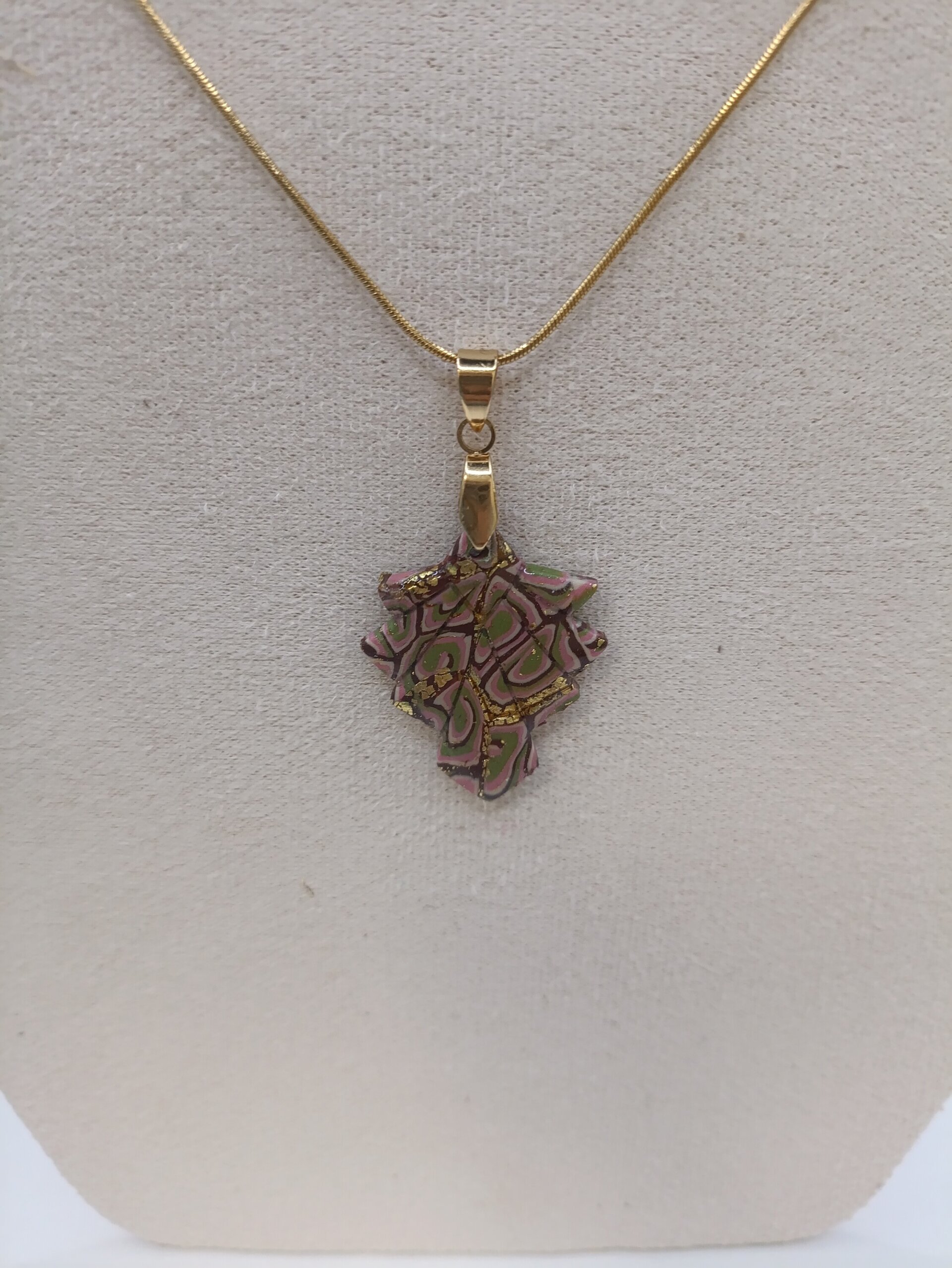 Conjunto de pendientes y colgante retro - 6