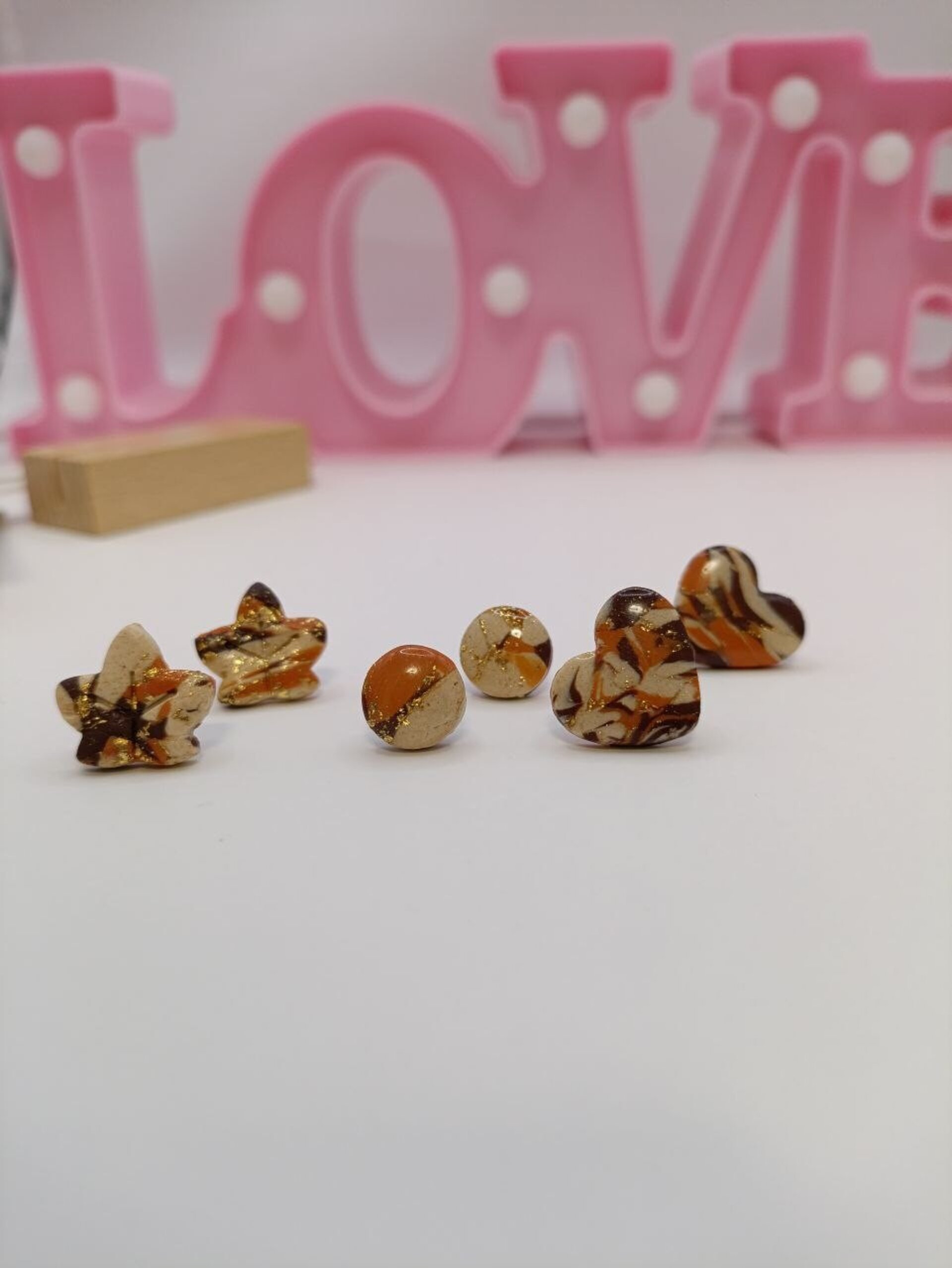 Pendientes pequeños corazon estampado marron - 6