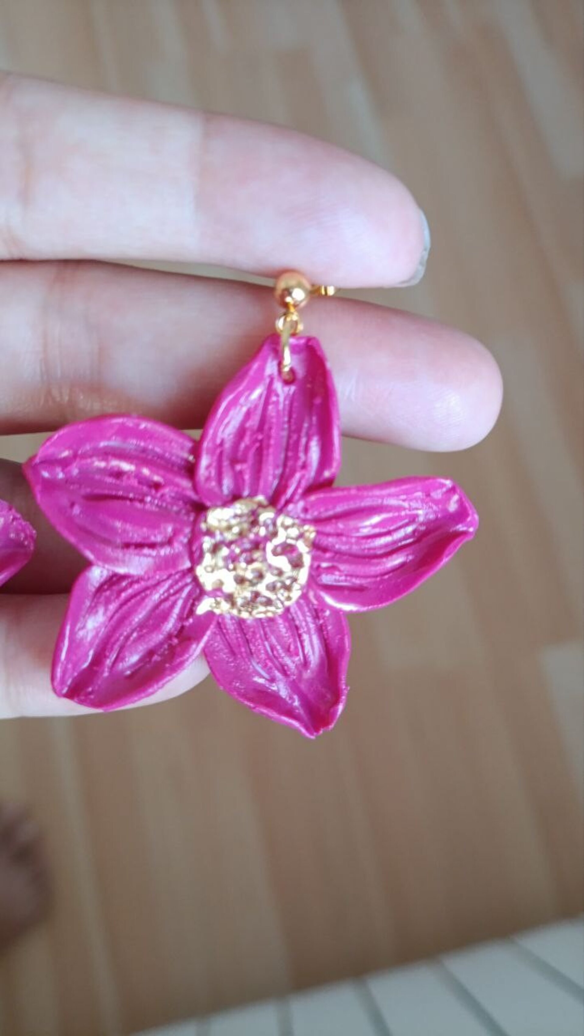 Pendientes de Arcilla Polimerica Modelo Flor Lily Fucsia - 3